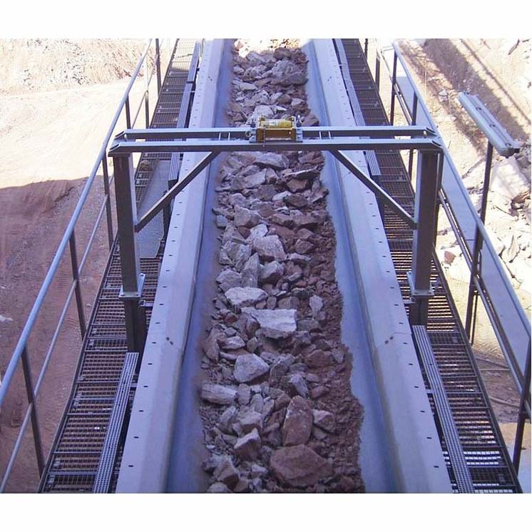 Medición de caudal de sólidos sin contacto en cintas transportadoras, redlers y transportes mecánicos | LB 472 DuoSeries | Berthold